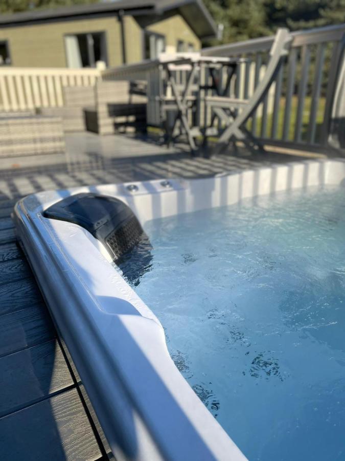 Gleneagles Lodge With Hot Tub York Kültér fotó